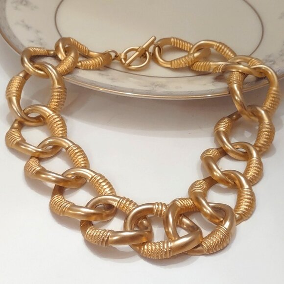 Vintage 80s Matte Gold Tone Chain Link Choker Necklace - Picture 5 of 5